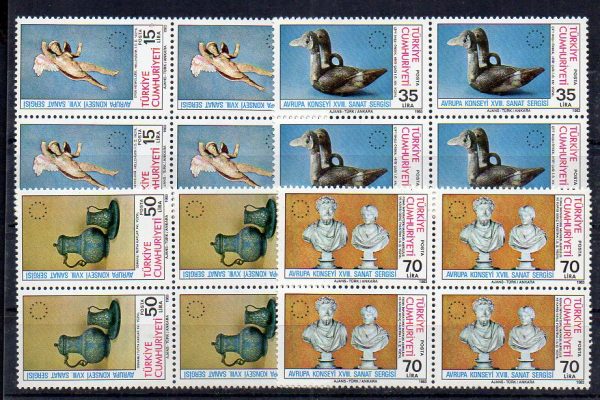 1969 RCD MNH Köşe Kesim Dörtlü Blok-130luk valörde işaretli yerde pul dışında 2 leke vardır - Online Mezatta!