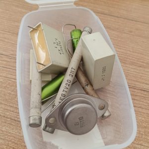 Eski elektronik parçalar