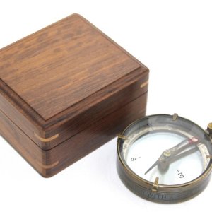 Ahşap Kutulu Pirinç Pusula Model 13