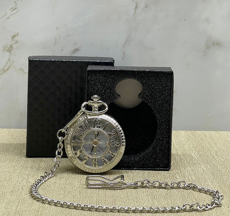 Özel Kutulu Rakamlı Gümüş Köstekli Saat 1 ozel kutulu rakamli gumus kostekli saat 153314.jpg